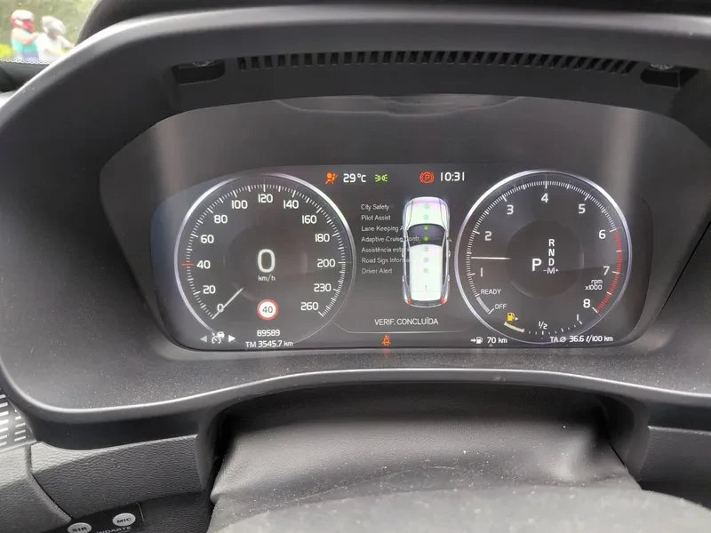 VOLVO XC 40 T5 R